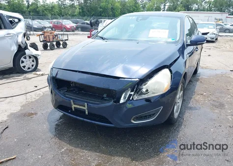 2013 Volvo S60 T5/T5 Platinum/T5 Premier/T5 Premier Plus from USA, damaged, VIN YV1612FS4D2229331